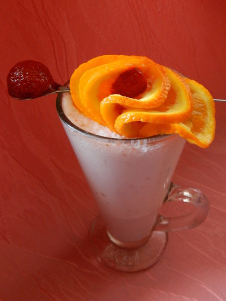 Jahodovo-pomerančový koktejl