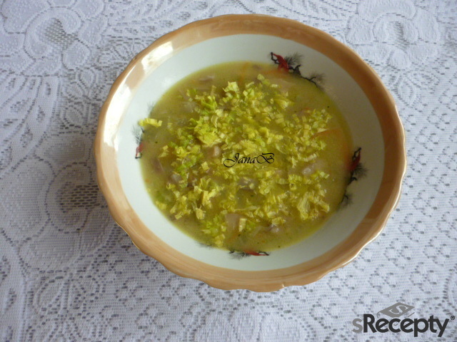 Celerová polévka s hlívou a mrkví