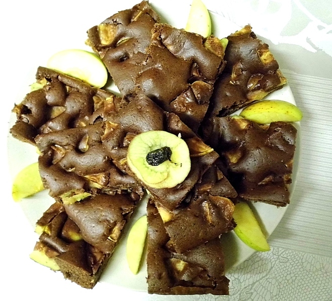 Kakaový koláč s jablky