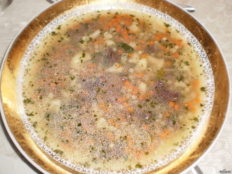 Houbová zeleninová polévka