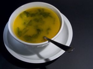 Rychlá krupicová polévka se špenátem