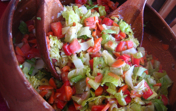 Zeleninový salát s lněným olejem