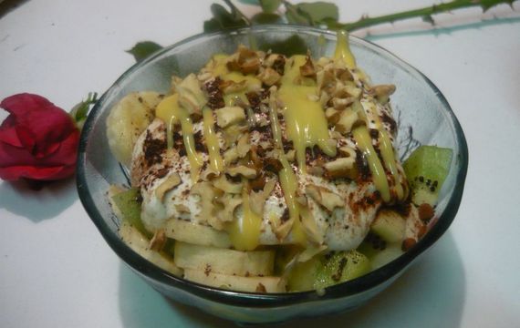 Dezert z kiwi a banánů s likérovou zálivkou