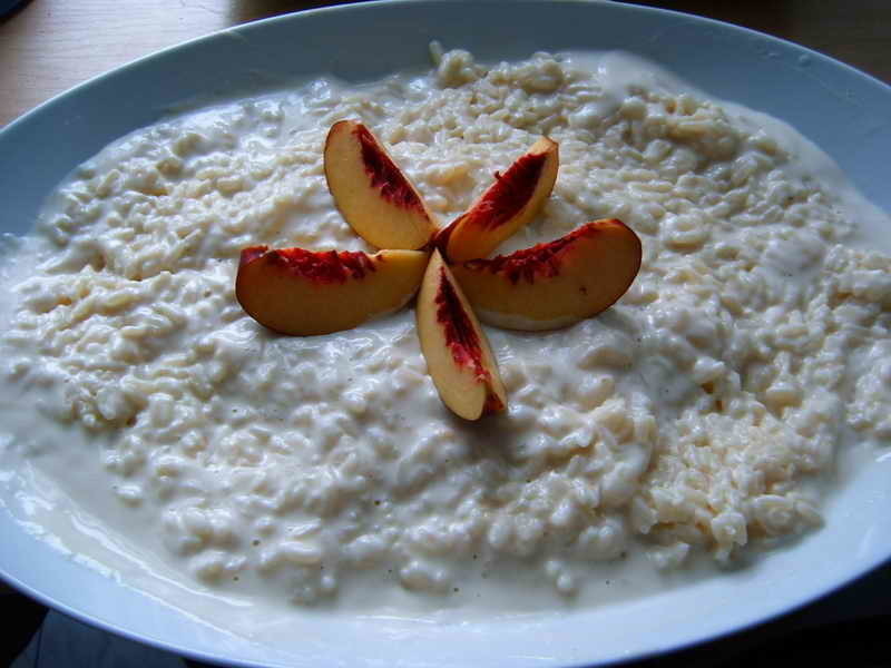 Mléčná rýže s ovocem