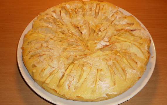 Máslovo-rumový jablkový koláč