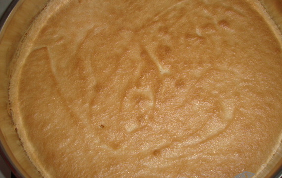 Piškotový dort s citrónovou polevou
