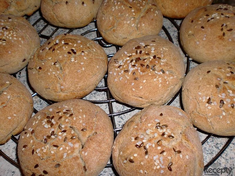 Plněné chlebánky z žitné mouky
