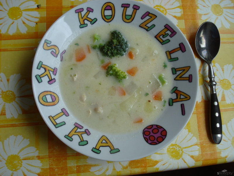 Zeleninová polévka s krůtím masem