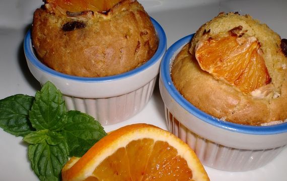 Pomerančové muffiny a čokoládovými peckami