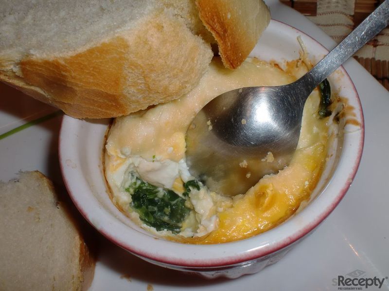 Florentinská vejce se špenátem a parmazánem
