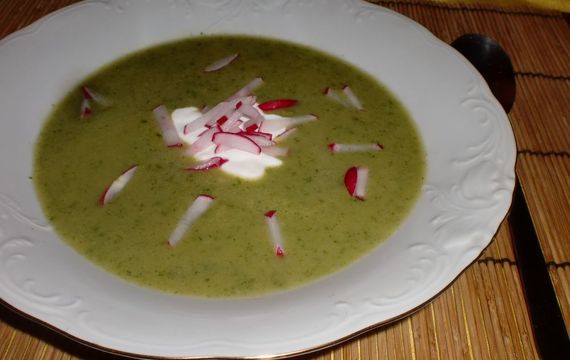 Ředkvičková polévka s celerem