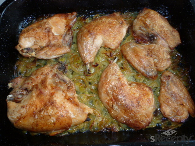 Kuře pečené na cibuli