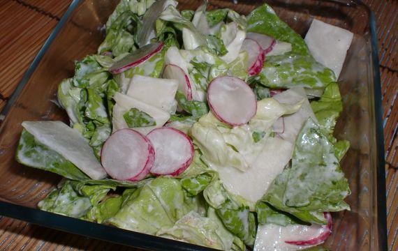 Křehký jarní salátek