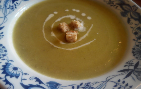 Pórkovo-hrášková polévka