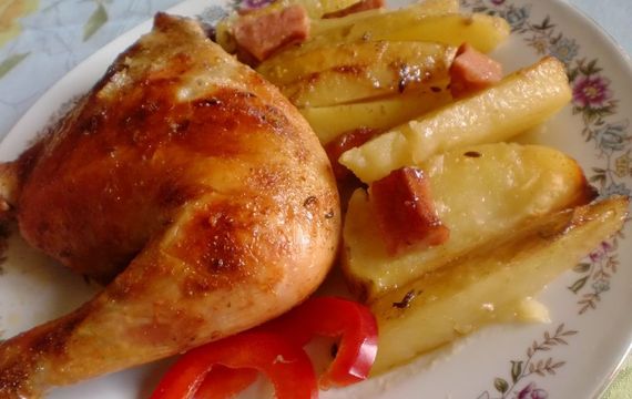 Chatařské pivní kuře na špekáčku a bramborách