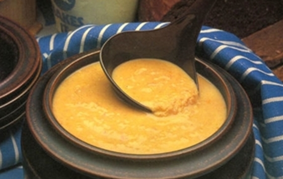 Cizrnová polévka s citrónovou kůrou