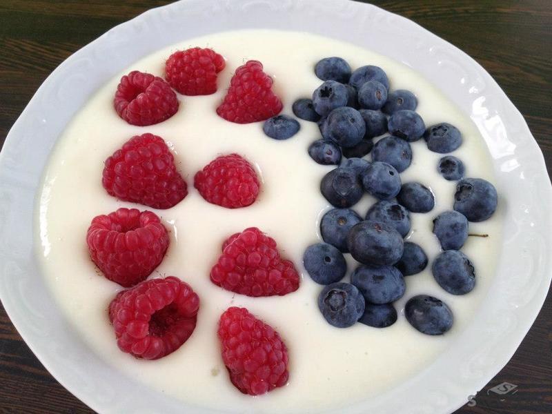 Jogurt s lesními plody