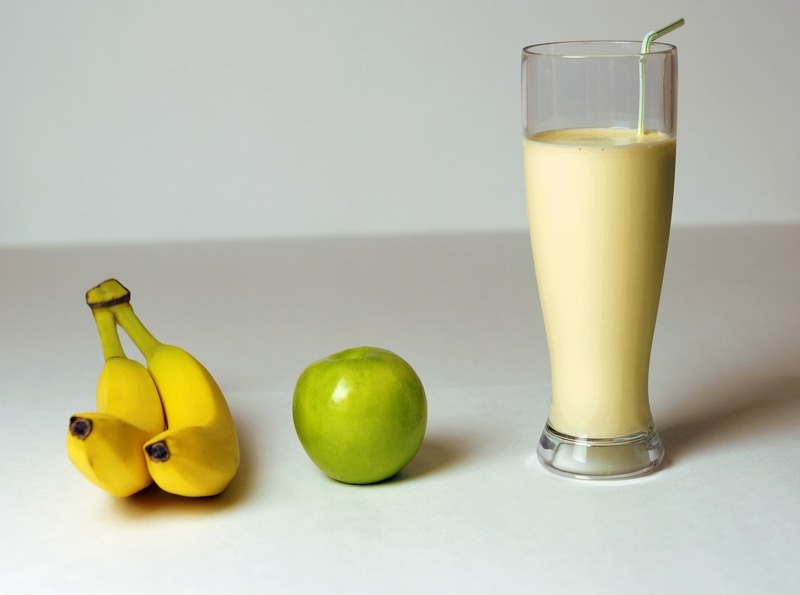 Mléčný ovocný koktejl se syrovátkou