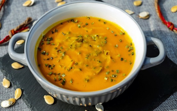 Bramborová polévka s mrkví - krémová