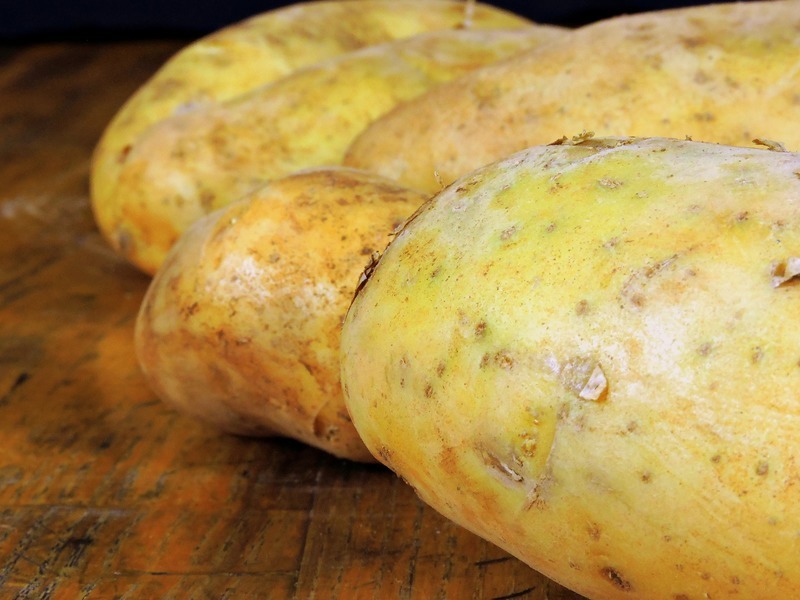 Zapečené brambory s tvarohem - tzv."krizovky"
