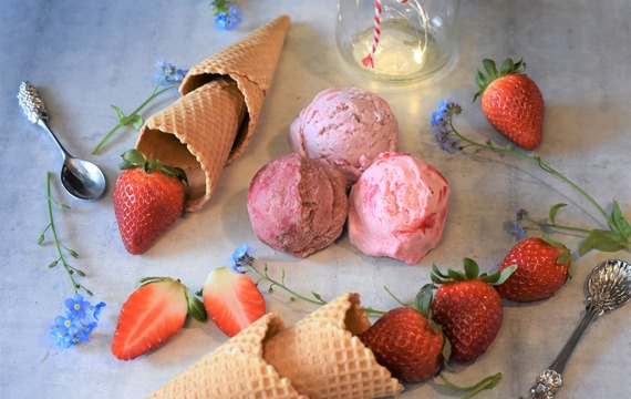 Domácí zmrzlina: jak si vytvořit ledovou dobrotu se zmrzlinovačem i bez!