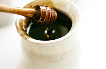 Zařaďte med do svého jídelníčku! Posiluje srdce a chrání tělo před toxiny