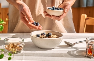 Zdravá snídaně není to, co říkají reklamy. Jak si ji připravit správně?