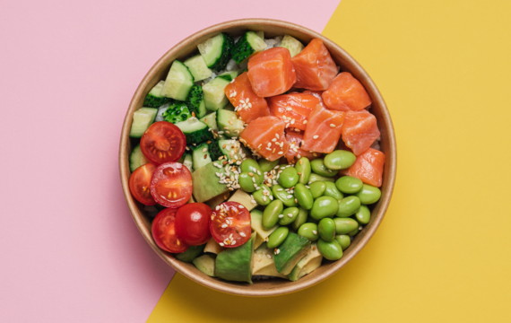 Poke bowl: Trendy jídlo plné barev a chutí