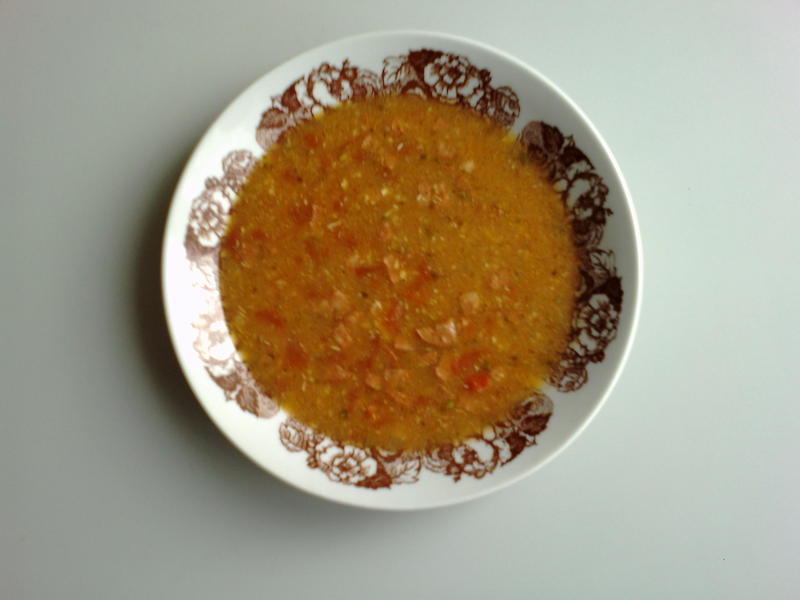 Rajčatová polévka s uzeninou a sýrem