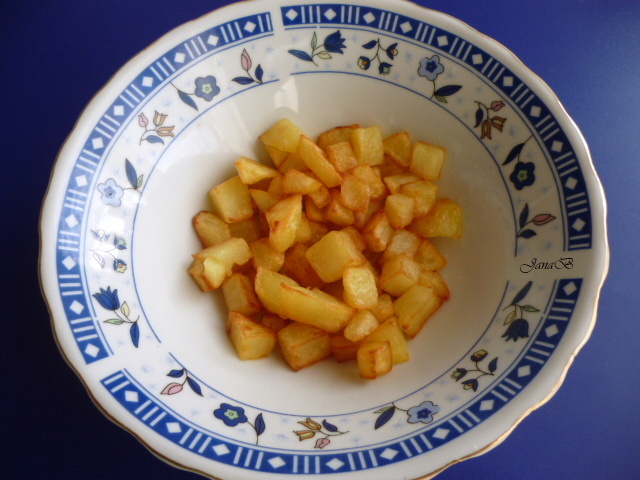 Česnekačka se smaženými brambory